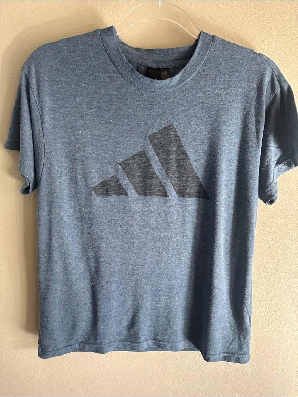 M Adidas lightweight tee